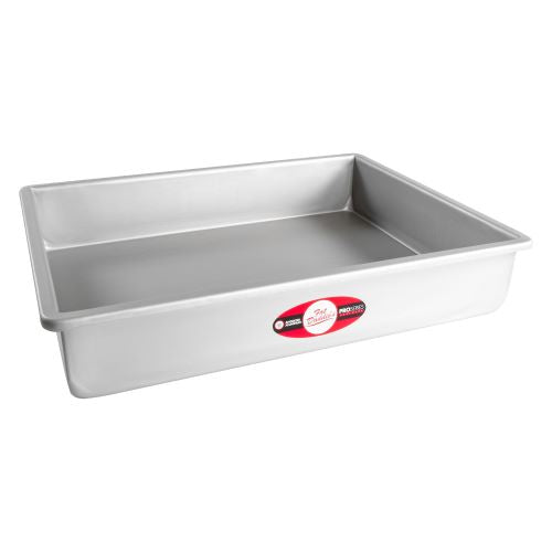 Sheet cake pan solid bottom 12x16x3