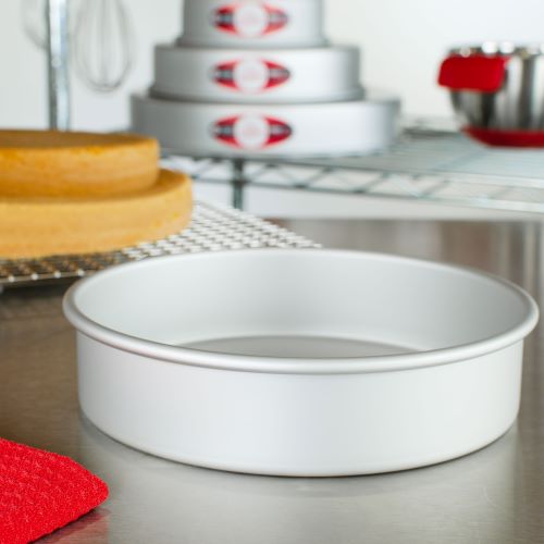 Round cake pan solid bottom 8 x 2