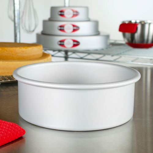 Round cake pan solid bottom 8 x 3